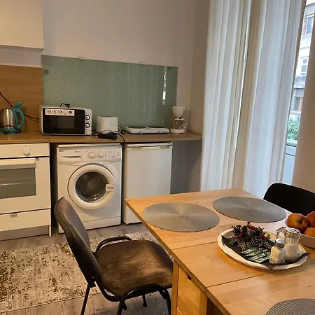 Appartement Piata Amzei Nr.1 *